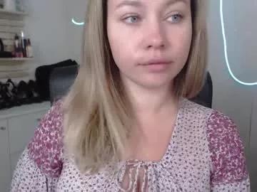 holly_bb95 from Chaturbate