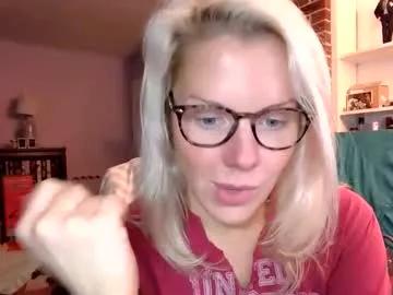 holly_bourbon from Chaturbate