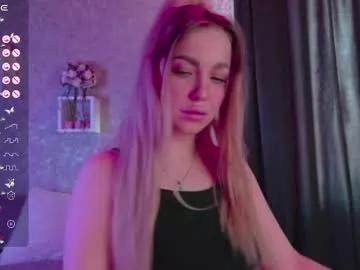holly_molly8 from Chaturbate
