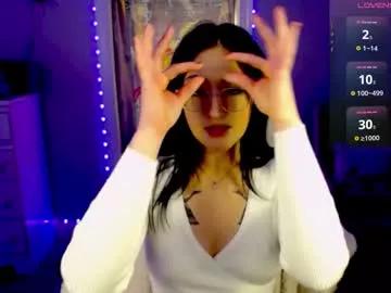 hollydiamond_ from Chaturbate
