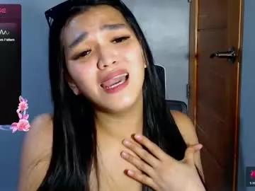 hollywoodbitch from Chaturbate
