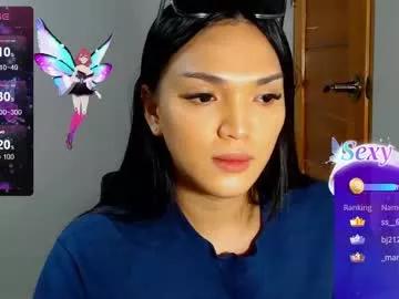 hollywoodbitch from Chaturbate