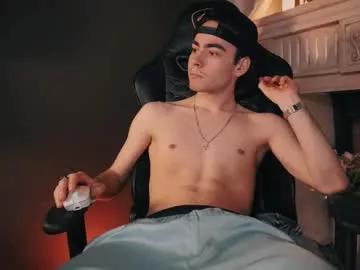 hothunterr from Chaturbate