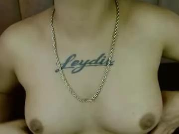 im_milancs from Chaturbate