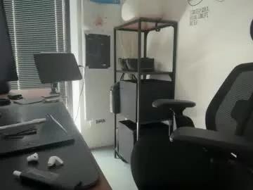 Imposibleeuro webcams show profile image 