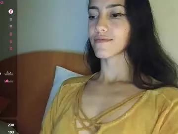 Innocentlatiina webcams show profile image 