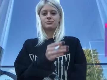 irisblakee from Chaturbate