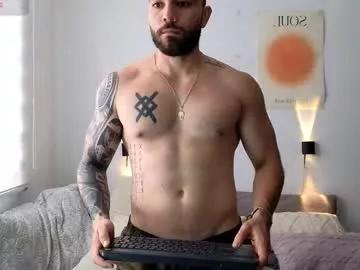 isaac_carter from Chaturbate