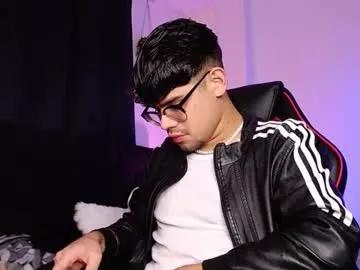 isaac_saenz from Chaturbate