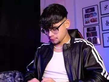 isaac_saenz from Chaturbate