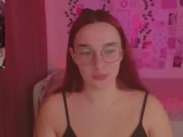 iwi_wi_wi from Chaturbate