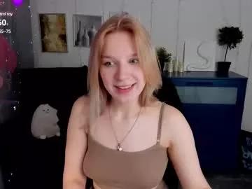 karambamoon from Chaturbate