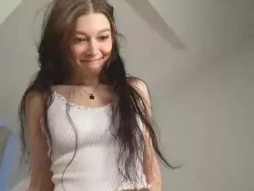 kelly_ember from Chaturbate