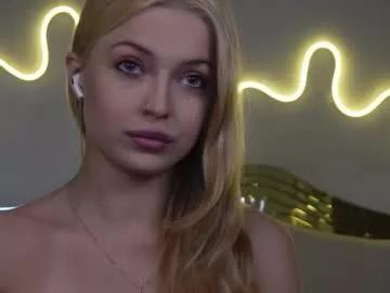 kelly_peachpiee from Chaturbate