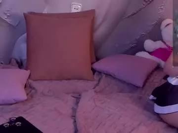 kellybajou from Chaturbate