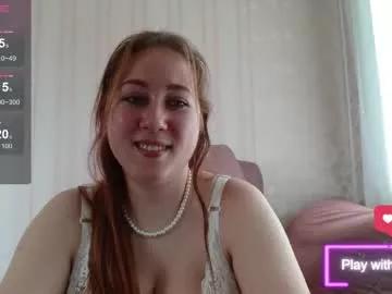 kellycrystall from Chaturbate