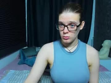 kiki_krash from Chaturbate