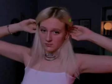 kiki_swan from Chaturbate