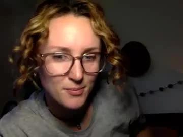 kikiraebabyy from Chaturbate