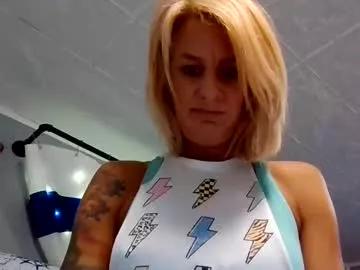 kinkyash89 from Chaturbate