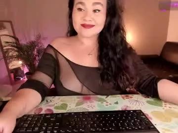 kinkyelise from Chaturbate
