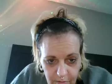 kinkypinkyplay2 from Chaturbate