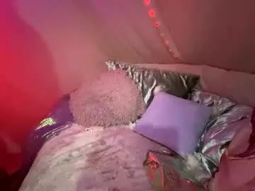 kissahsins from Chaturbate