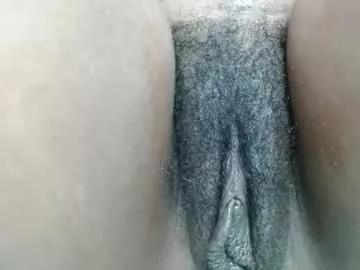 kisserholic29 from Chaturbate