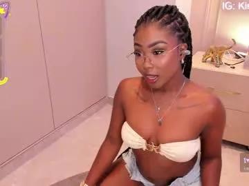 kisshalovee from Chaturbate