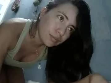 kissmelovejummy from Chaturbate