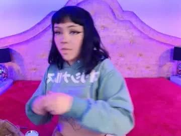 kitty_1moon from Chaturbate
