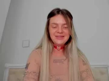 lallie_ from Chaturbate