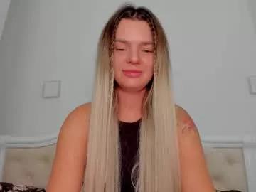 lallie_ from Chaturbate