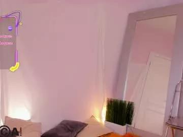 laralourance from Chaturbate
