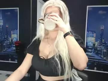 laras_moans from Chaturbate