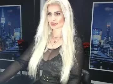 laras_moans from Chaturbate