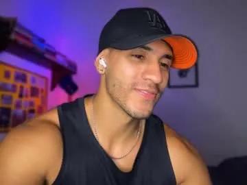 larry_jones from Chaturbate
