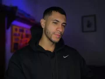 larry_jones from Chaturbate