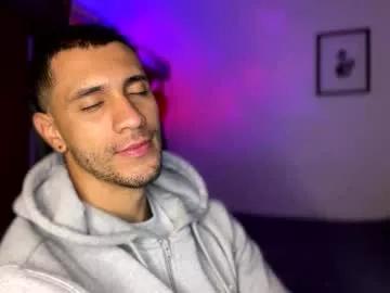 larry_jones from Chaturbate