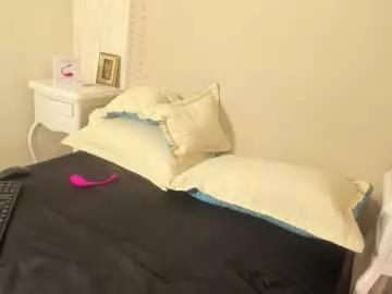 Leamoreau__ webcams show profile image 