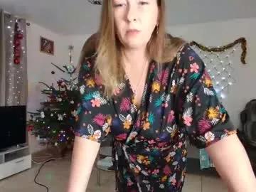 lelena1319 from Chaturbate