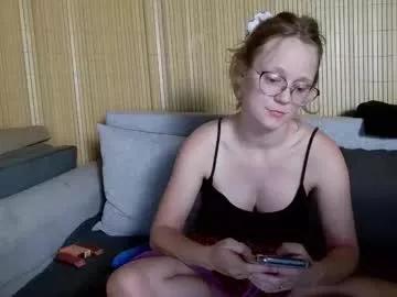 Lenifuchs_2020 webcams show profile image 