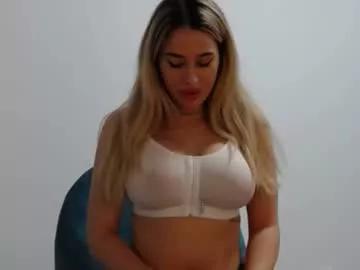 lexxyselena from Chaturbate