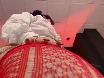 lilih_golden from Chaturbate