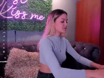 lillymaxwell from Chaturbate