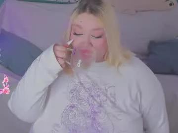lilybelll from Chaturbate