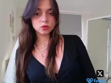 lilyewing_ from Chaturbate