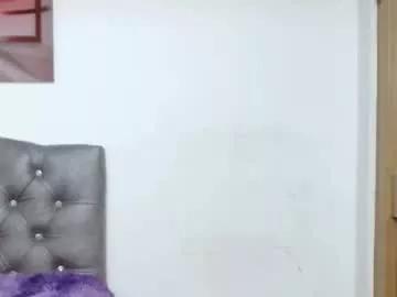 lilyfox23 from Chaturbate