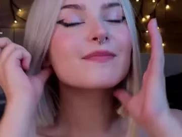 lilywings from Chaturbate