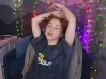 little_pretty_woman from Chaturbate